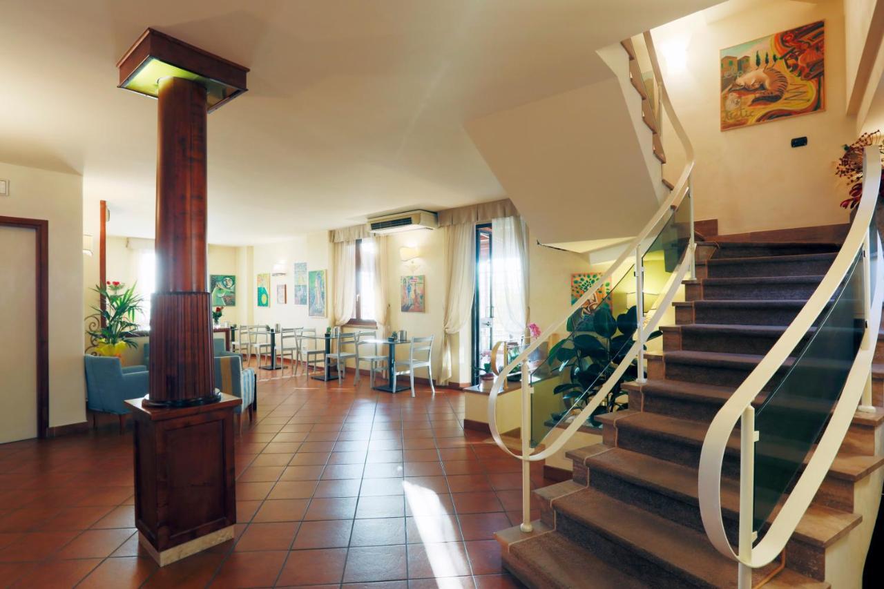 Hotel Arcobaleno Сиена Экстерьер фото
