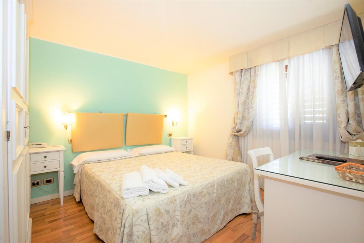 Hotel Arcobaleno Сиена Экстерьер фото