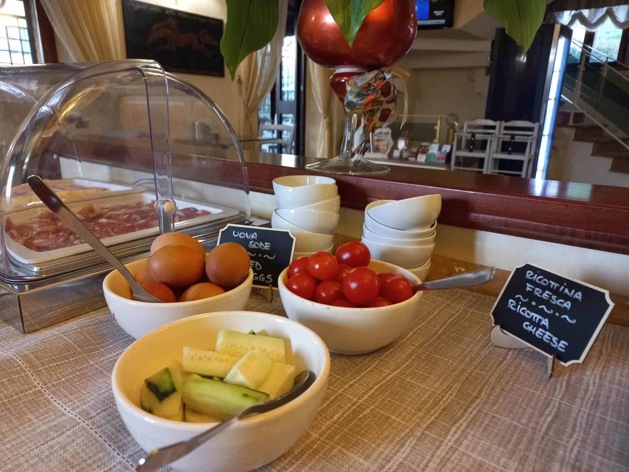 Hotel Arcobaleno Сиена Экстерьер фото